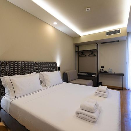 Green Boutique Hotel Vlore Bagian luar foto