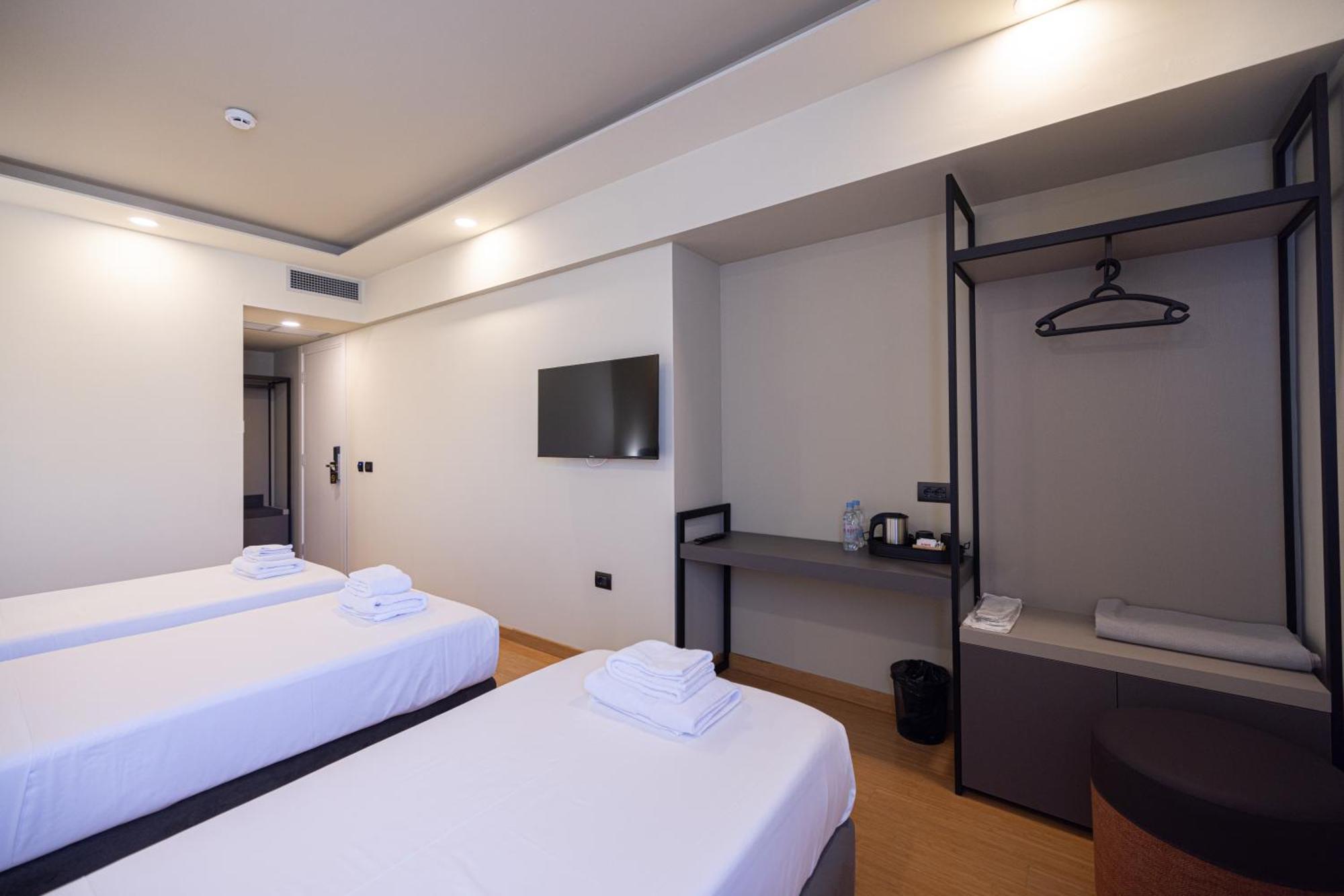 Green Boutique Hotel Vlore Bagian luar foto