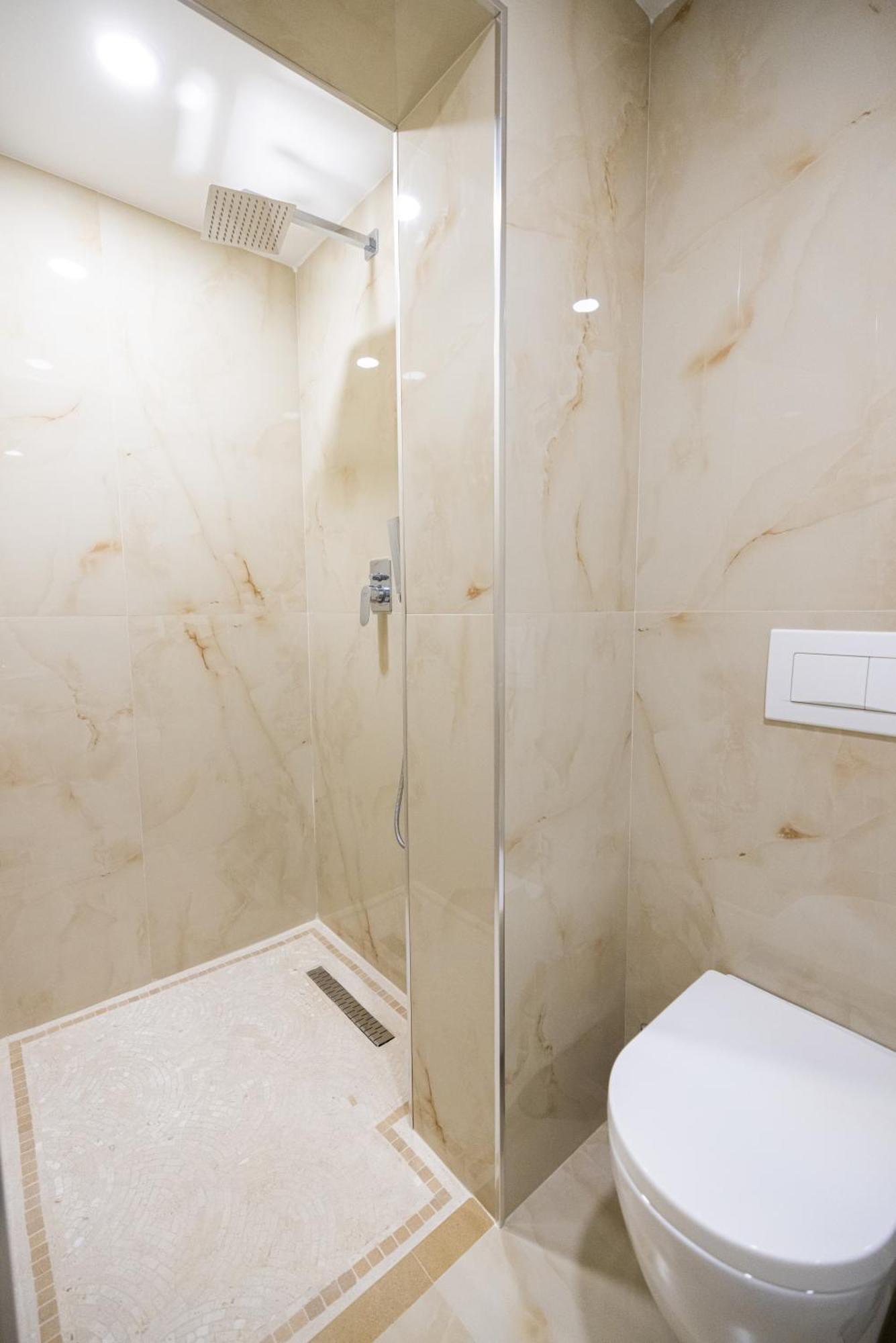 Green Boutique Hotel Vlore Bagian luar foto
