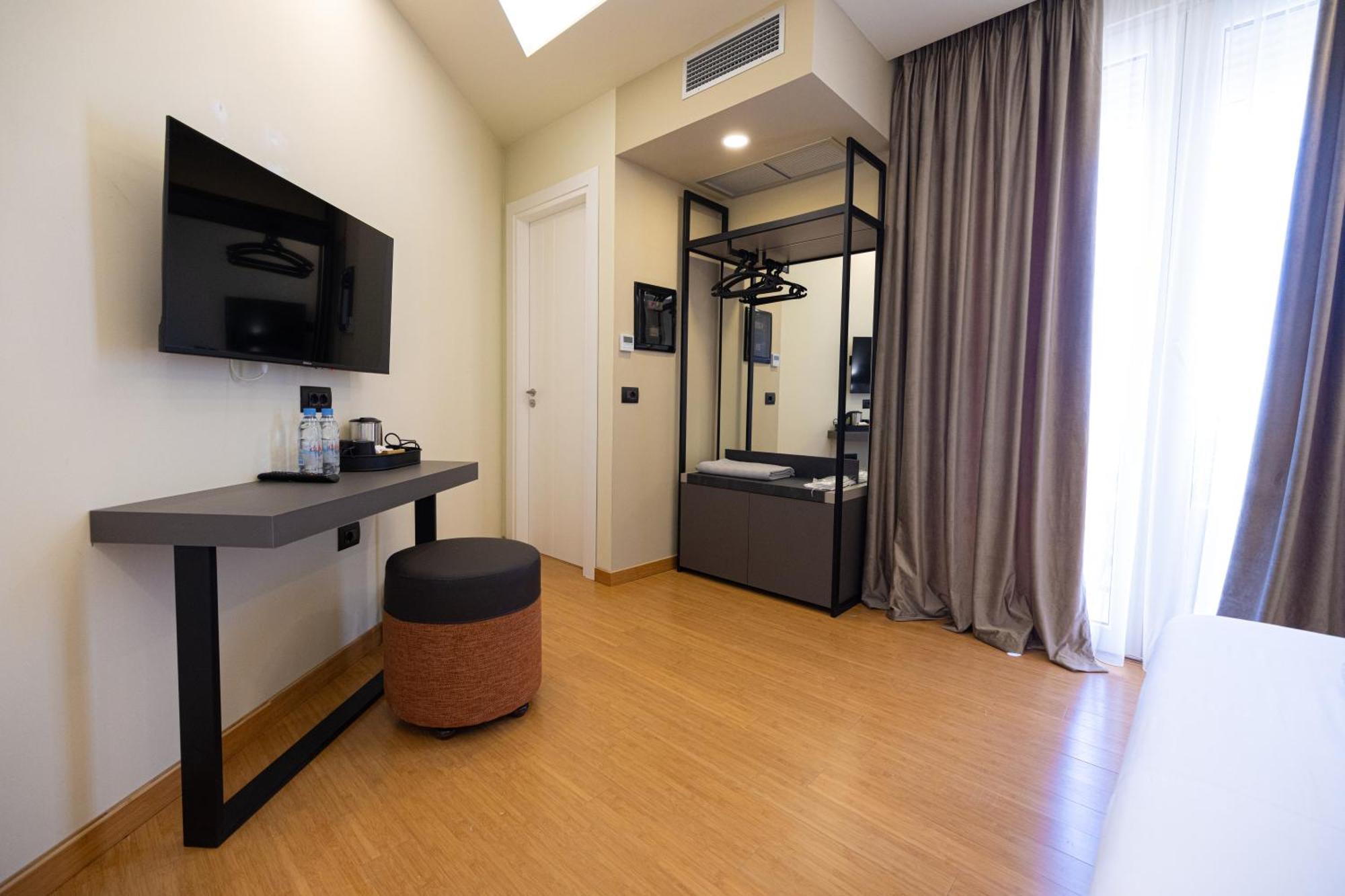 Green Boutique Hotel Vlore Bagian luar foto