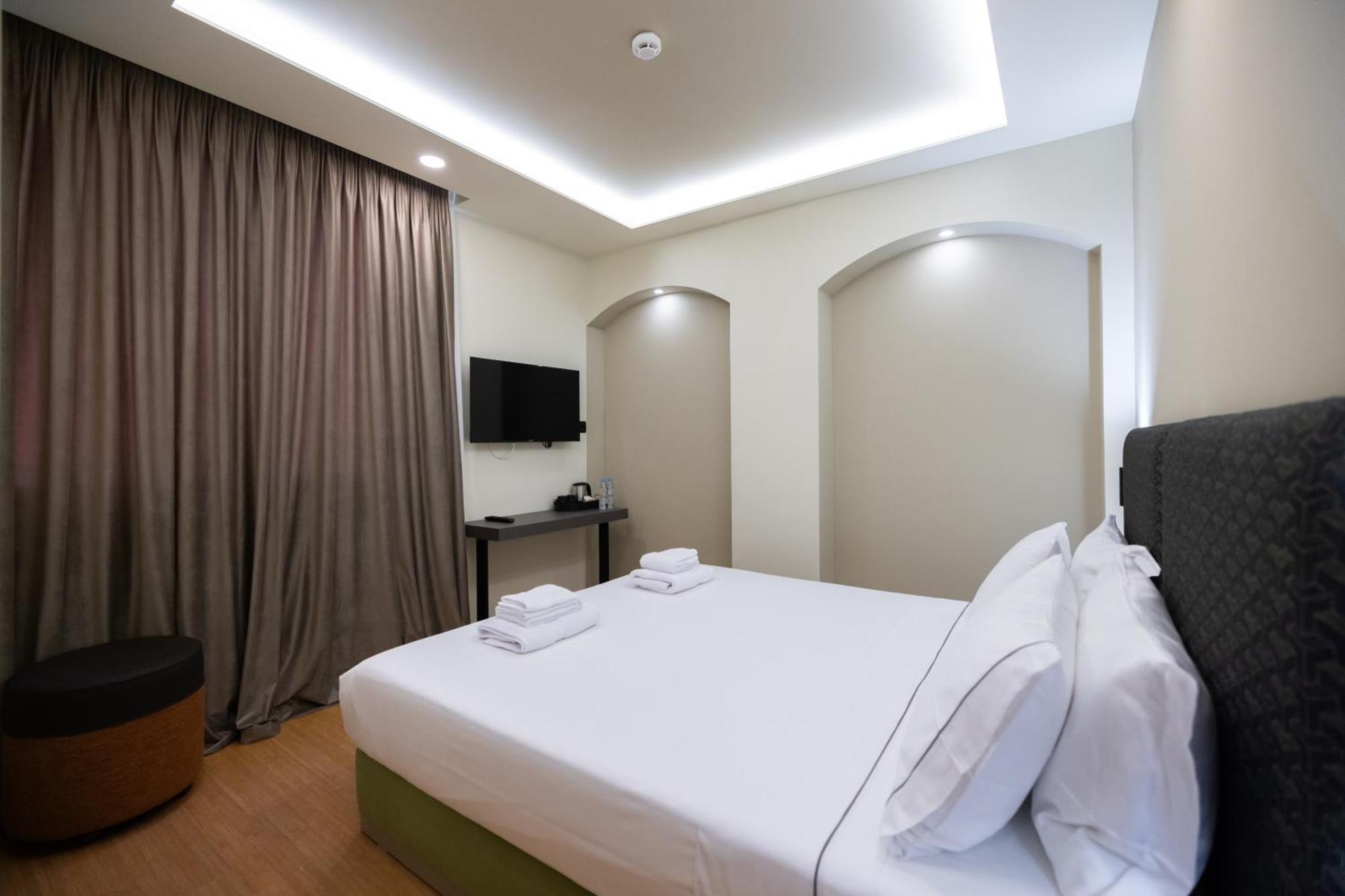 Green Boutique Hotel Vlore Bagian luar foto