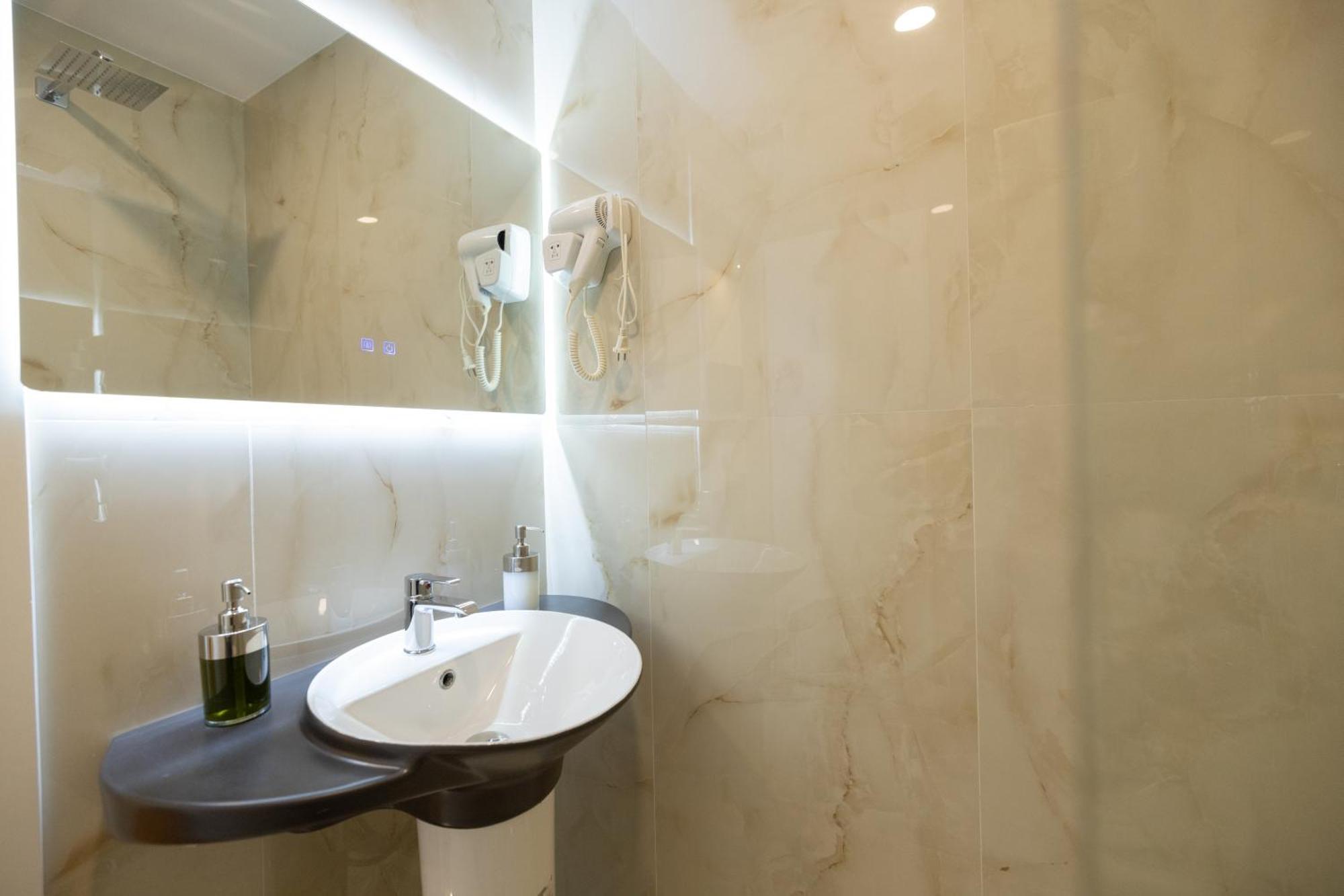 Green Boutique Hotel Vlore Bagian luar foto